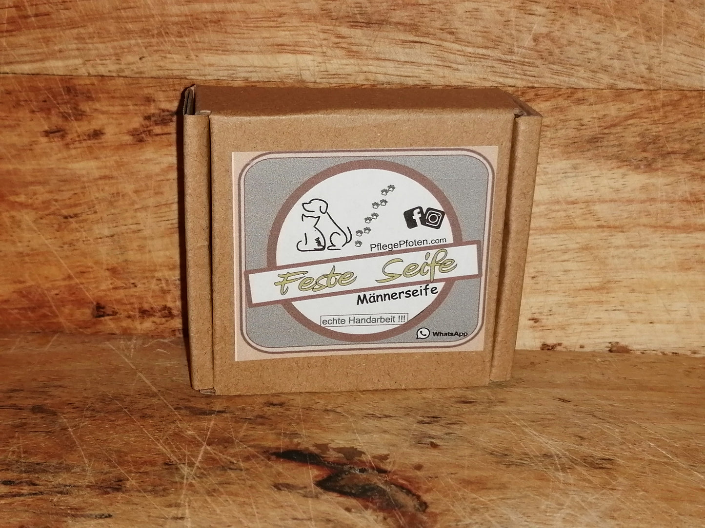 MÄNNERSEIFE - Hundeseife - Feste Seife mit Aktivkohle, Salz, Zedernholz, Lemongras - Pfote 25g