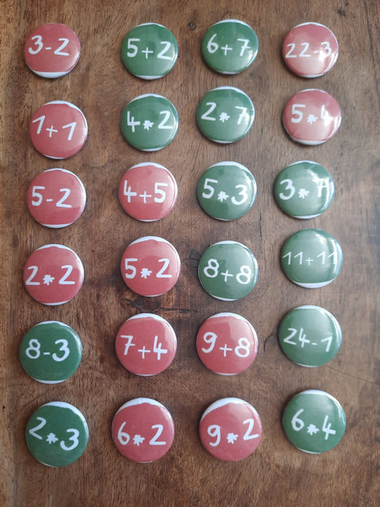 Adventskalender - Zahlen - Buttons - Pins - 1-24 - Grün + Rot + Rechnen